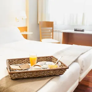 2* Hotel Hotela